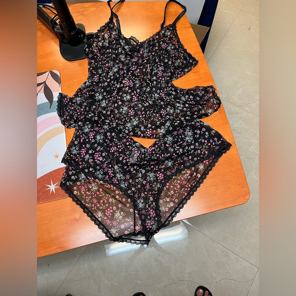 Savage X Fenty Floral Mesh Lingerie Set – Top 3X / Bottom 2X - Picture 4 of 12
